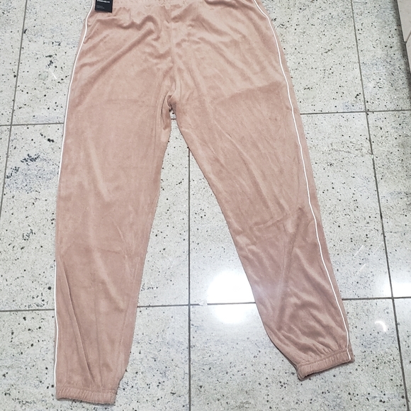 Nike Sweatpants - Picture 8 of 9